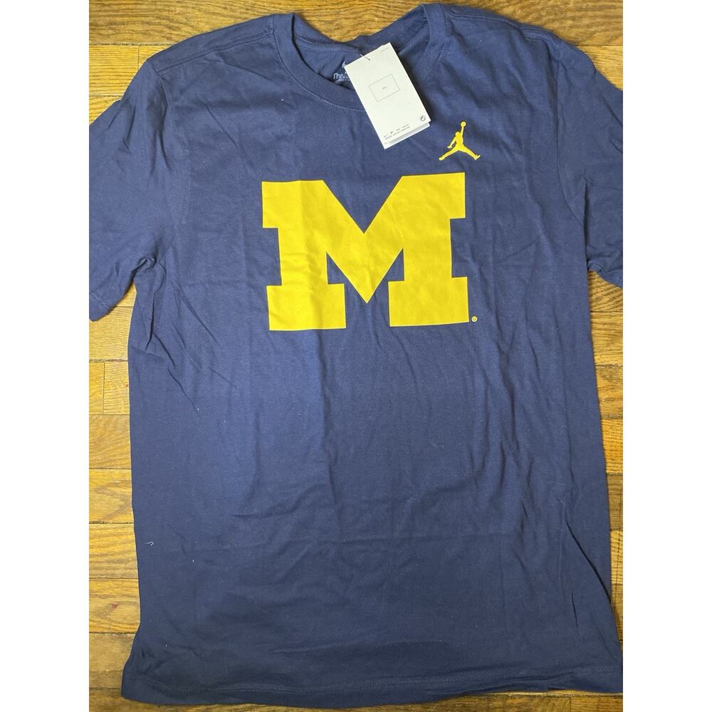 Jordan Michigan Wolverines T Shirt Mens Medium NWT Navy NCAA Football